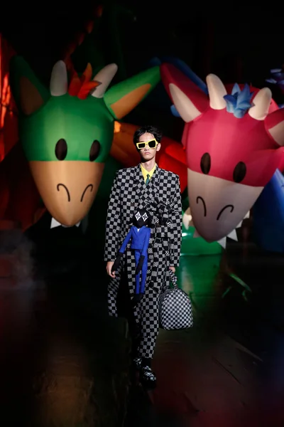 Look 49